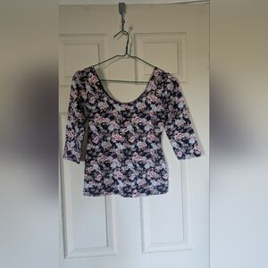 Cropped Sleeve Floral Top